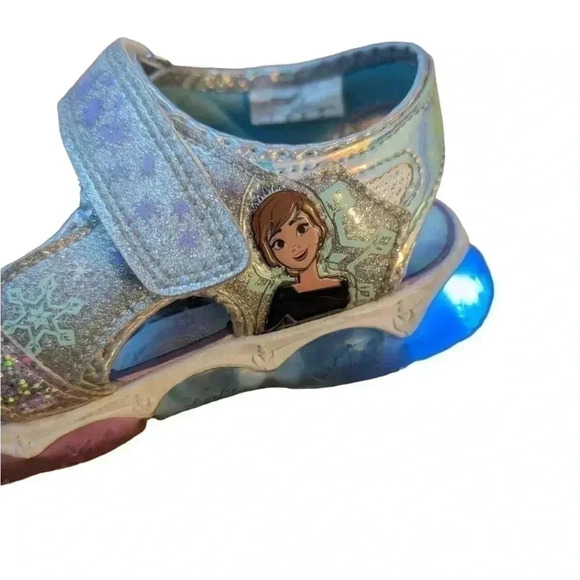 Disney Frozen Sparkles Elsa Light Up Silver Blue Girls Toddler Sandals SZ 11 - Picture 7 of 8